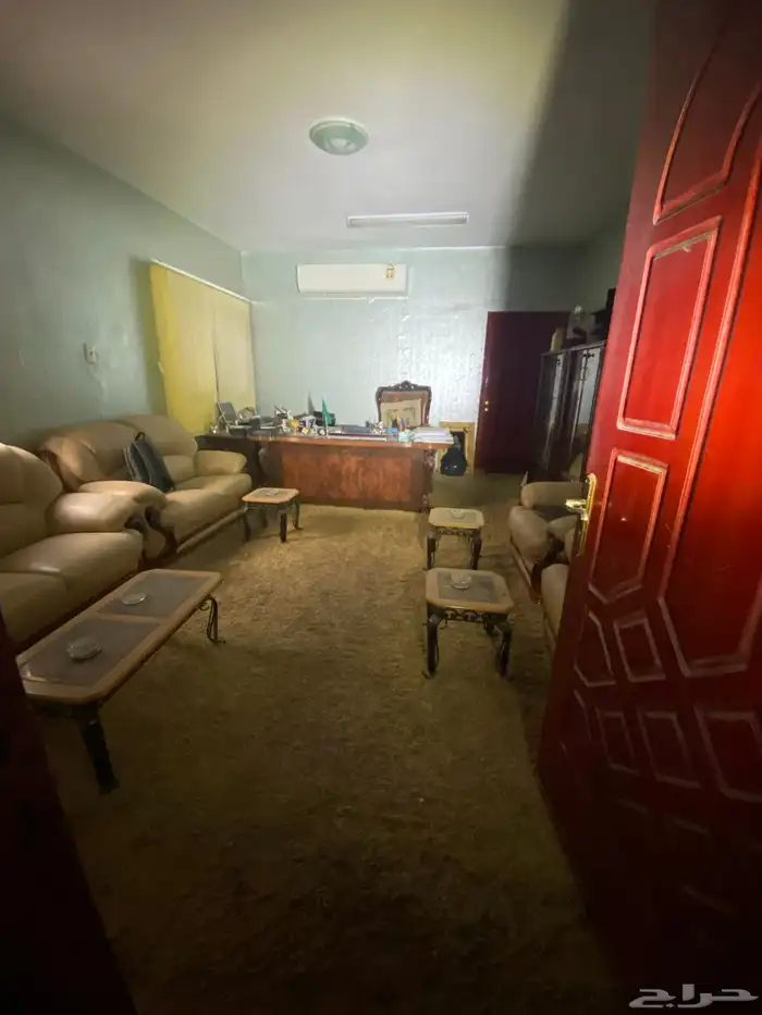 اثاث عماره عباره عن مكاتب و خزان ومكيفات وغيرها 19