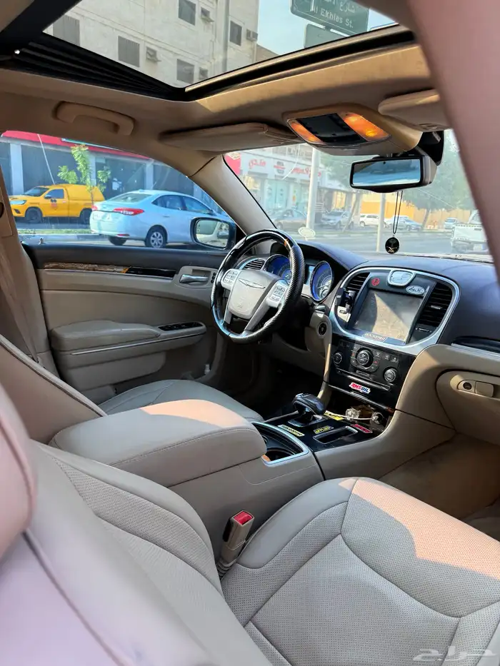 للبيع كرايسلر فل كامل C300 Limited 2014 14