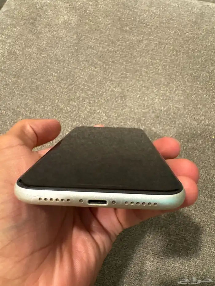 ايفون 11 عادي 4