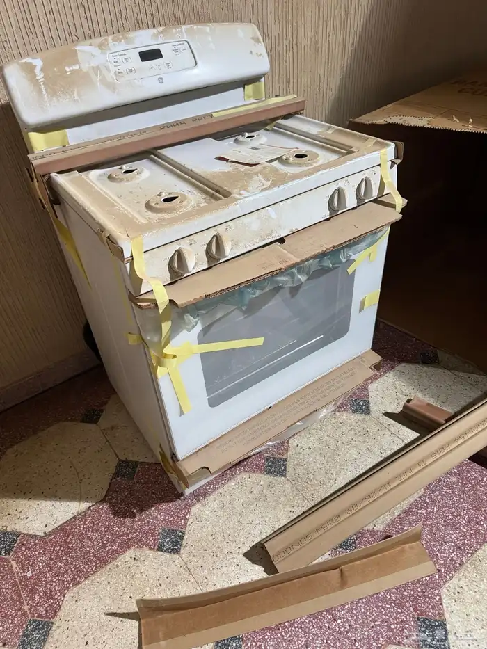 فرن غاز جديد بالكرتون اربع عيون جنرال الكتريك 2