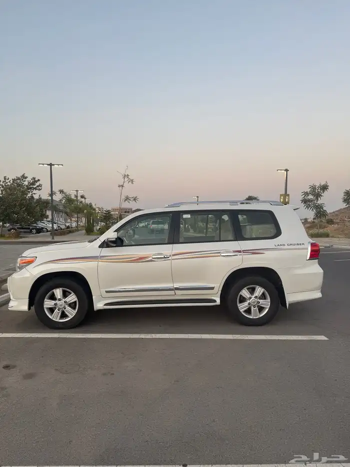 لاندكروزر GXR 2013 2