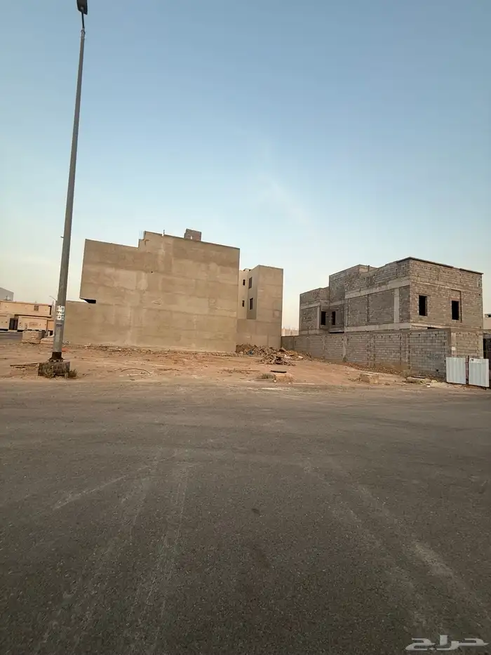 للبيع ارض في مخطط النبلاء م250 شارع 16 غربي خلف نفط 12