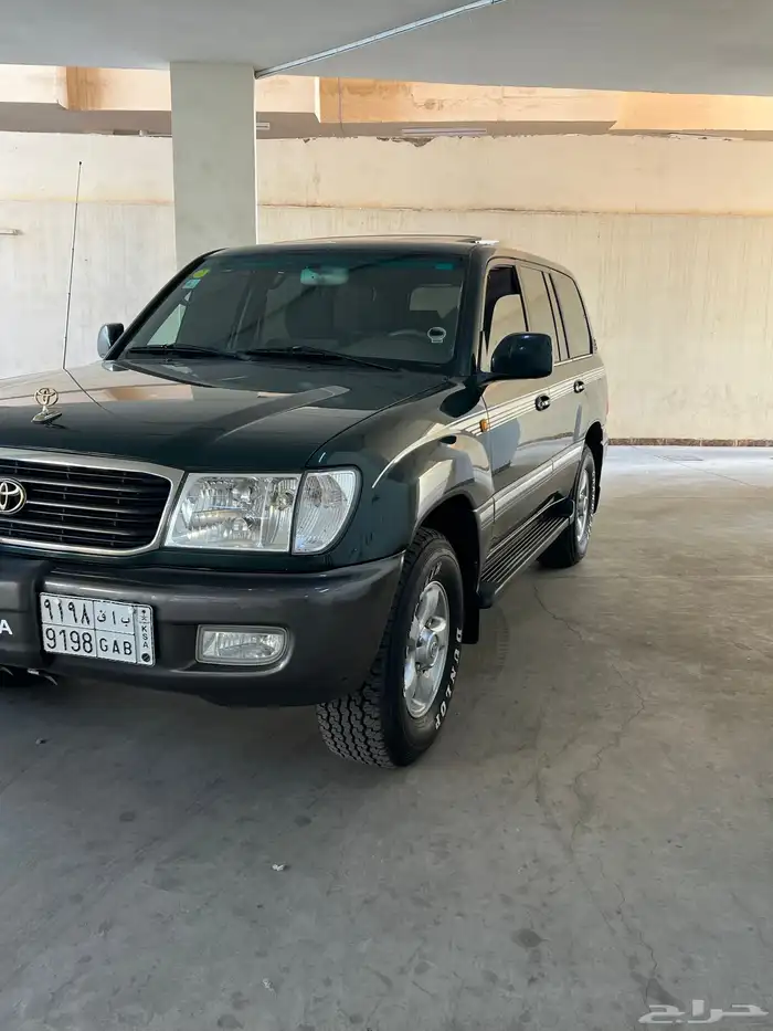 لاندكروزر في اكس ار نظيف 10