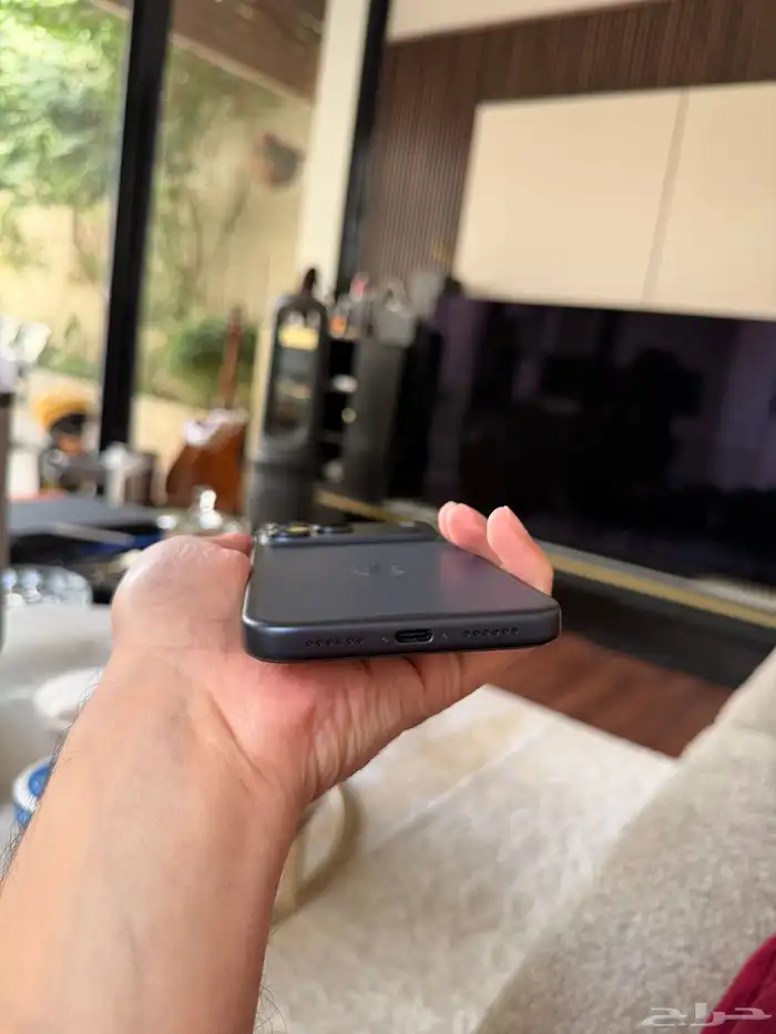 ايفون 17 برو ماكس - لون كحلي 3