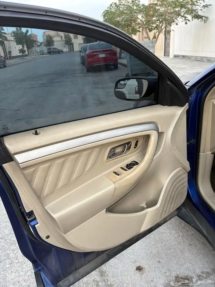 للبيع فورد تورس موديل 2015 6