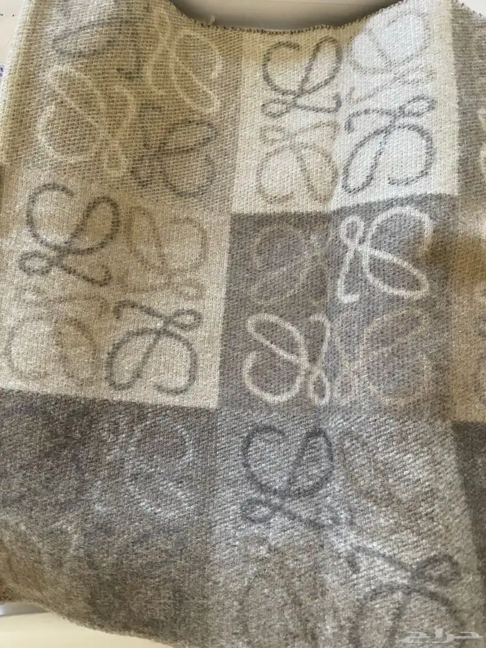 سكارف ماركة لويفي طبق الاصل (تمت مطابقته في البوتيك الاصلي) 0