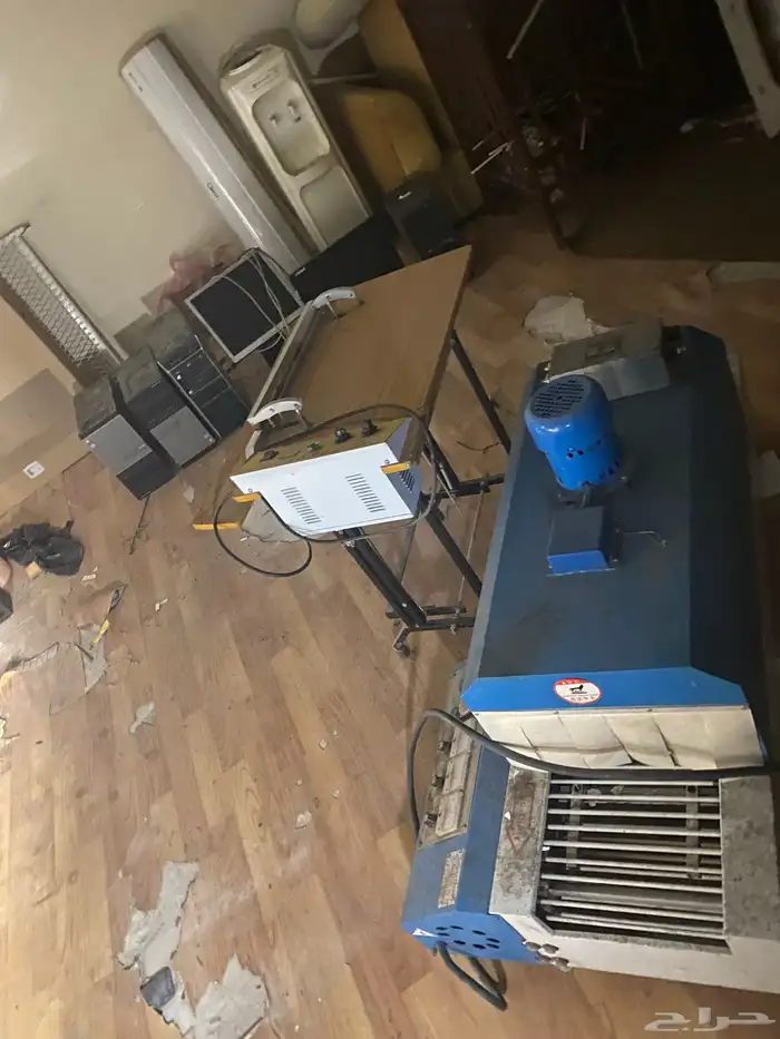 اثاث عماره عباره عن مكاتب و خزان ومكيفات وغيرها 6