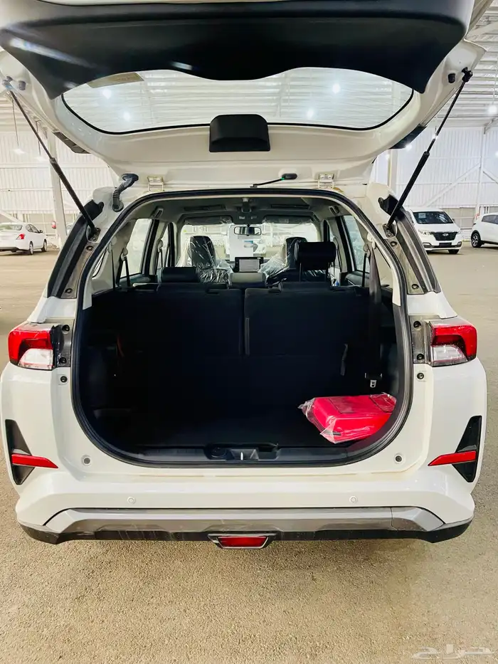 تويوتا - فيلوز 2025 - بنزين 7