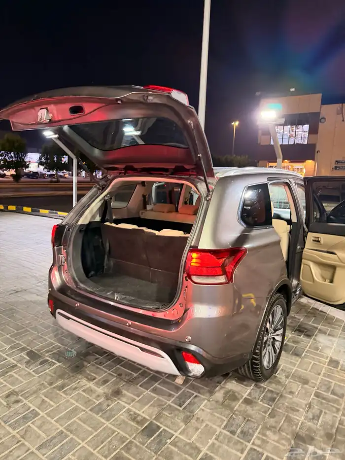 اوتلاندر - ميتسوبيشي 2020 8