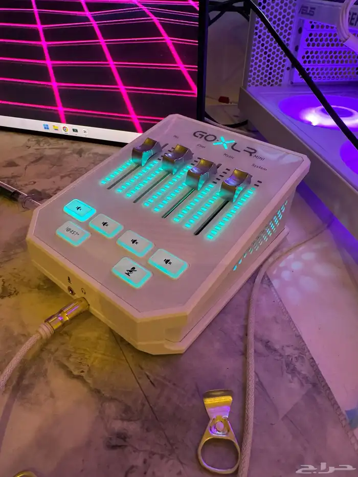 shure sm7b و goxlr mini 4