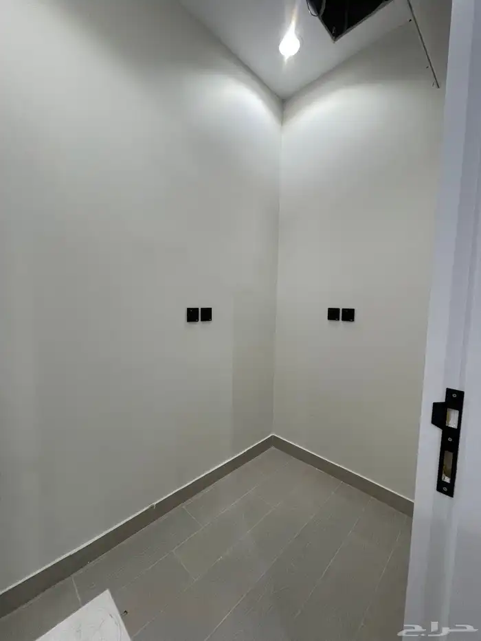 للبيع شقق ارضيه وشقق علويه من 550 الف ابها المحاله ح الزهور 9