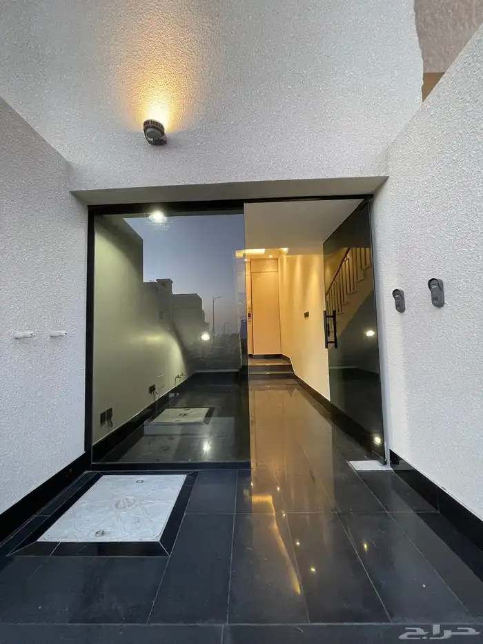 للبيع شقق ارضيه وشقق علويه من 550 الف ابها المحاله ح الزهور 16