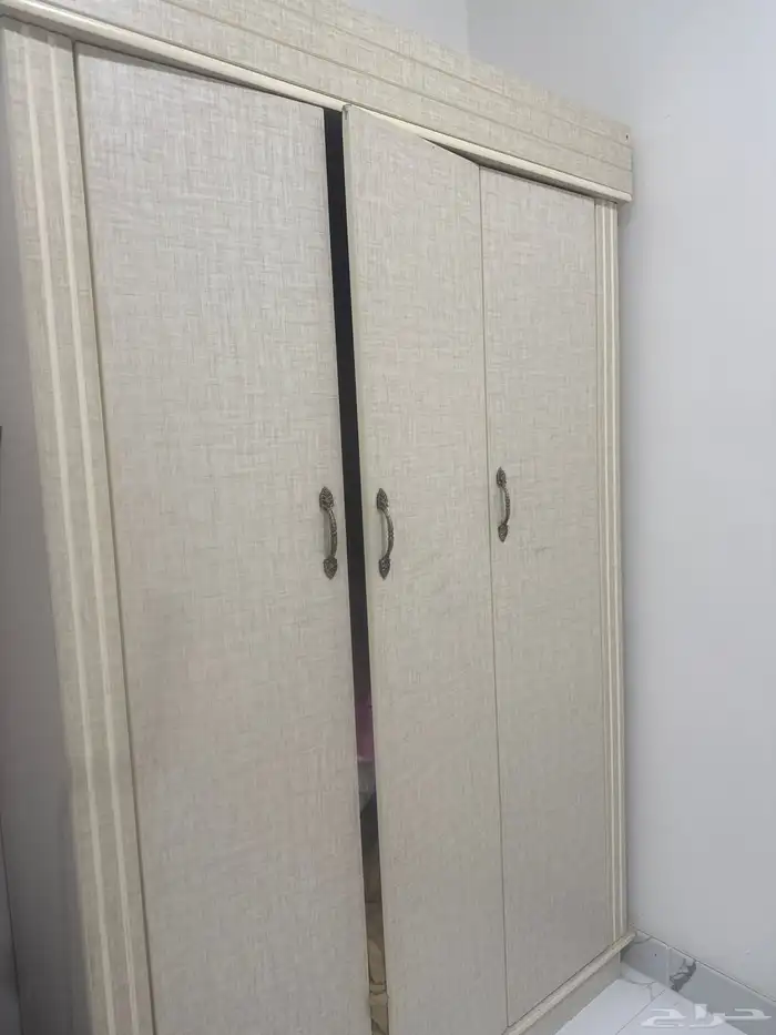 غرفة نوم سريرين اطفال ودولاب مع جهاز سيكل رياضه 1