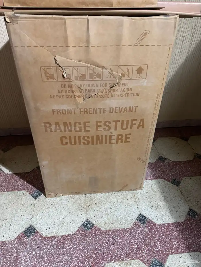 فرن غاز جديد بالكرتون اربع عيون جنرال الكتريك 4