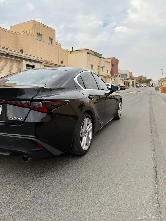 لكزس is300 للبيع مديل 2022 4