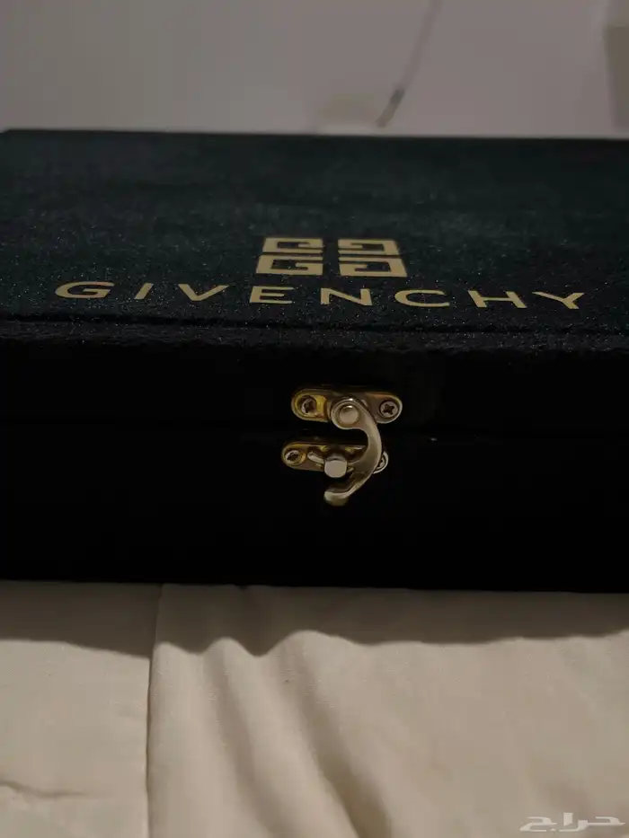 صندوق ماركة جفنشي 2