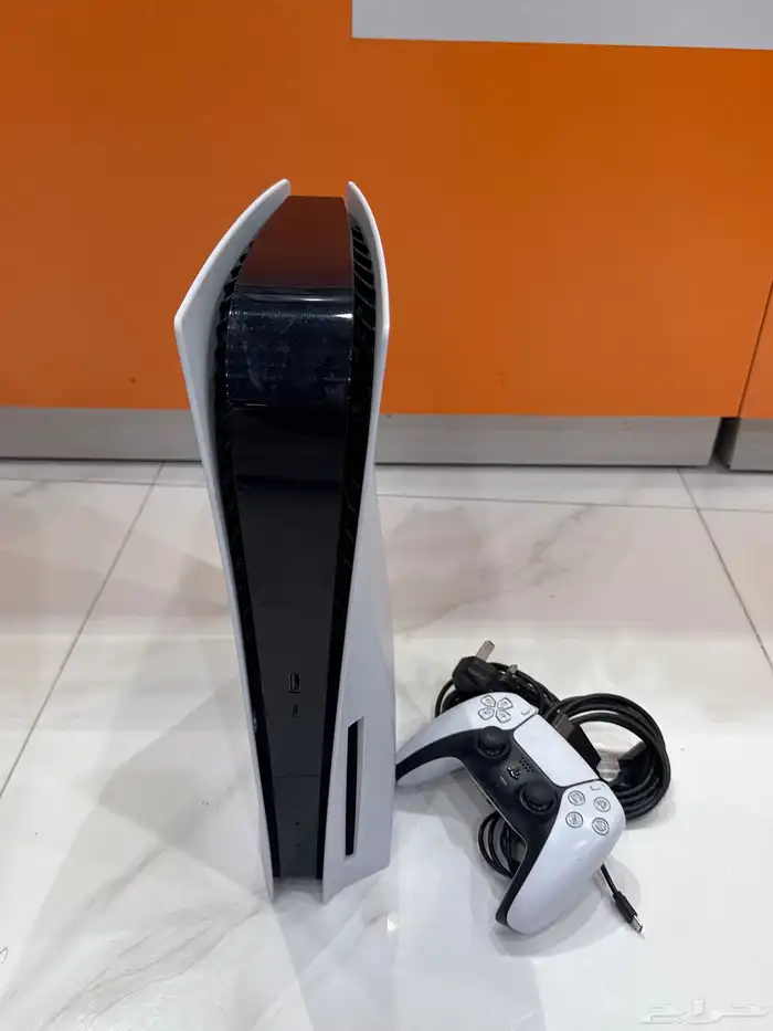 بلايستيشن 5 مدخل شريط مع يد واسلاكة كامل شبة جديد 0