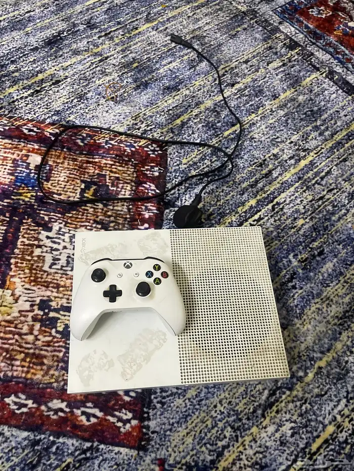 اكس بوكس ون مع يد واحده 0