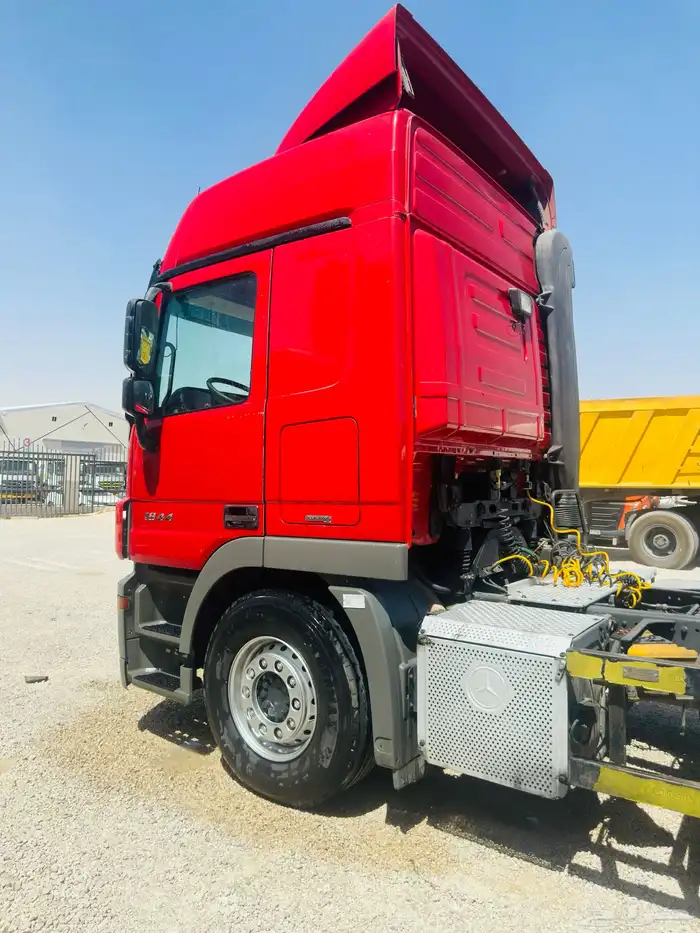 شاحنه مرسيدس اكتروس 2012 3