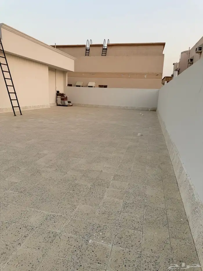 للبيع فلة دور وملحق على أرض كاملة حي الحمدانية 23