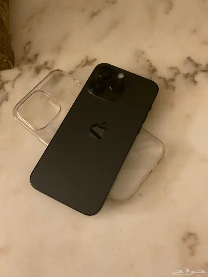 ايفون برو ماكس 14 اسود شاريه من stc نظيف جدا 1