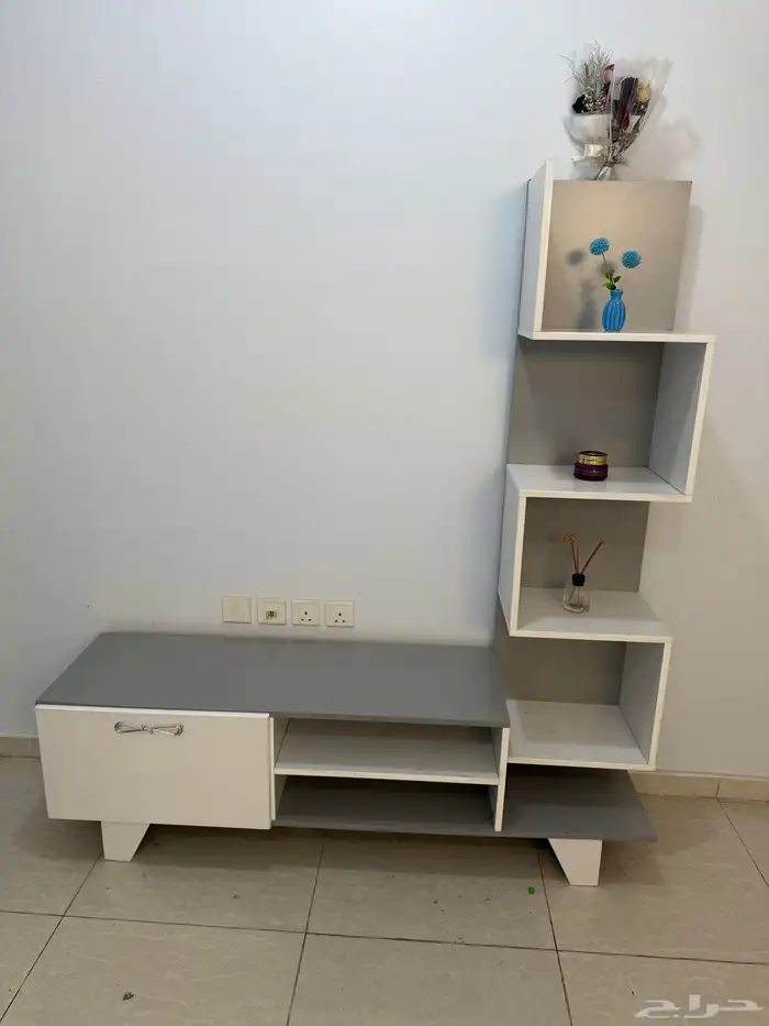 غسالة LG مكيف سبليت صغير جري طاولة شاشة 3