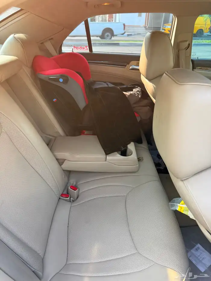 للبيع كرايسلر فل كامل C300 Limited 2014 15