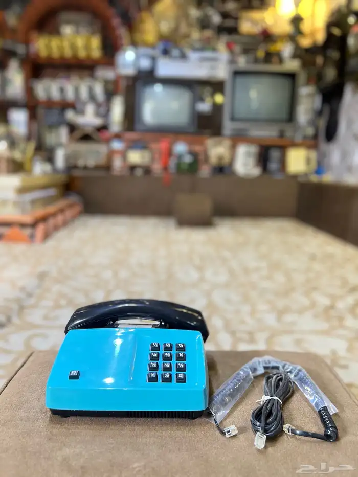 تليفون ارضي لون ازرق مخزن تراثي قديم 3