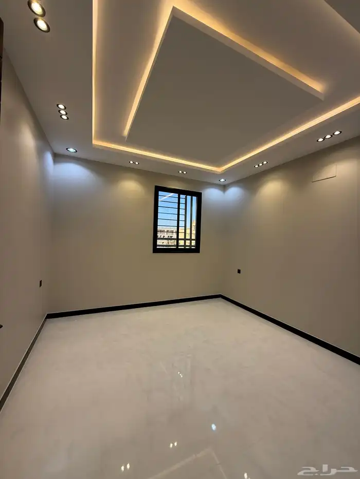 للبيع شقه أرضيه وروف علوي بموقع مميز بدرة الموسي اسعار صيدة 44