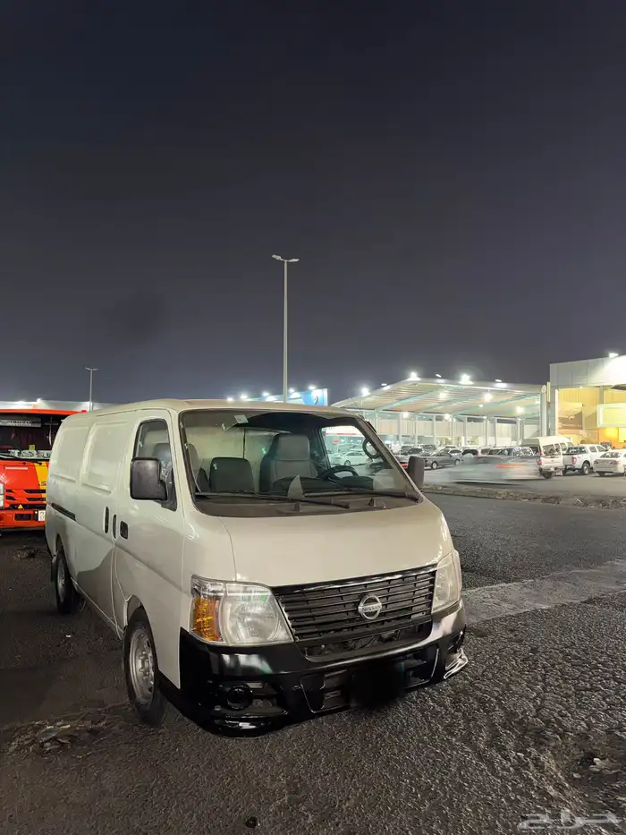 باص نيسان اورفان 2009 4