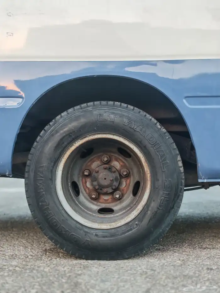 باص بنزين كوستر 30 راكب نظظيف عداد 190 الف 45