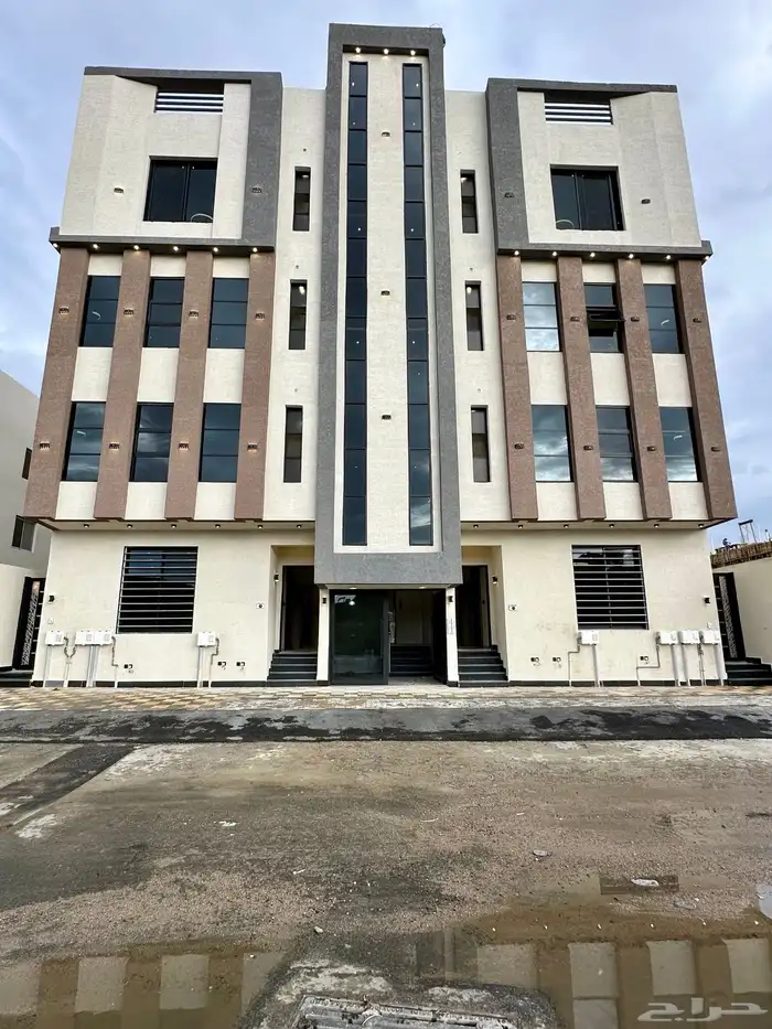 للبيع شقه ارضيه مستقله6غرف بأبهاالبديع قرب الراشد مول500الف 0