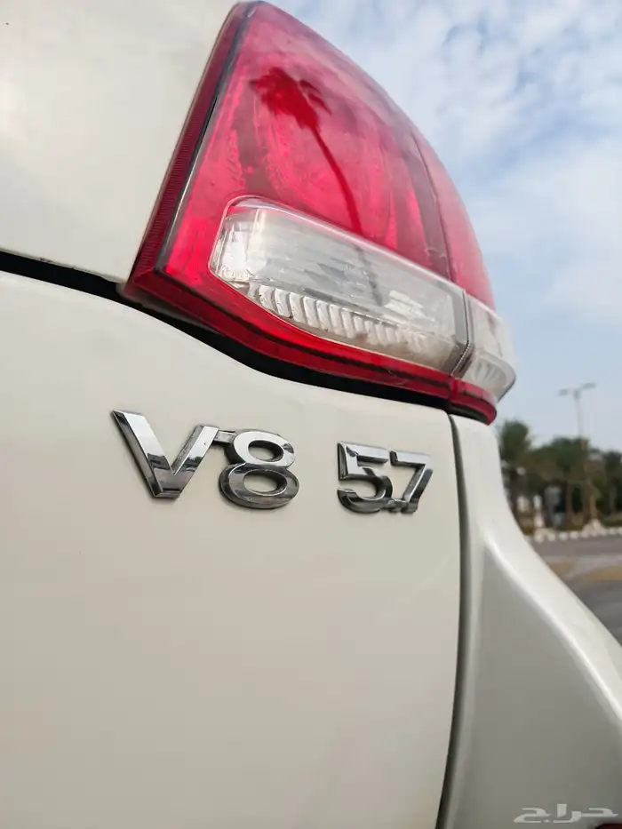 جيب لاندكروزر V.XR فل كامل ستين عام 2011 60