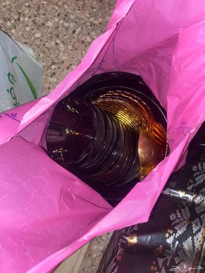 اغرض مطبخ مستخدمه قدور وملاعق وصحون زجا وطوفريات 3