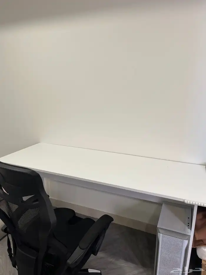 طاوله و كرسي بي سي 0