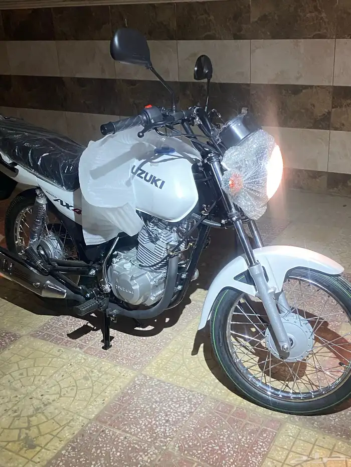 دراجة نارية سوزوكي AX4 2025 2