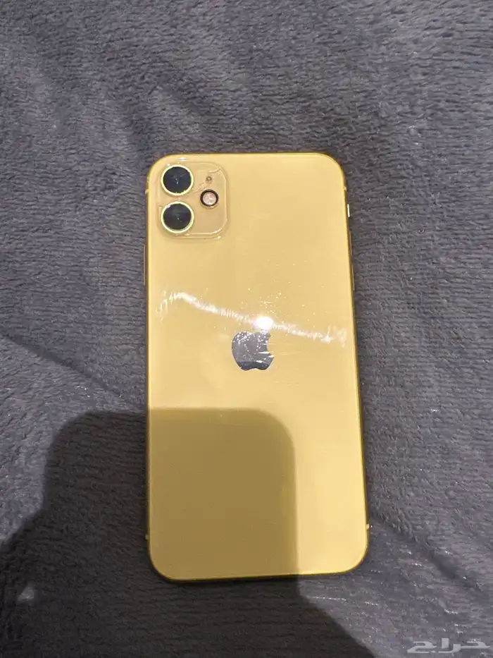 جوال ايفون 11 لون اصفر 1
