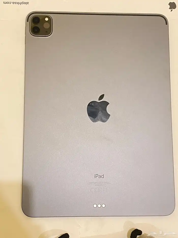 ايباد برو 11 انش وأي فأي 256 قيقا وكاله ونظيف 0