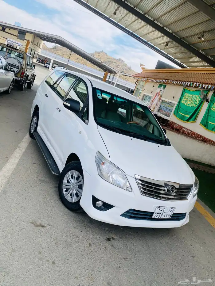 تويوتا انوفا 2015 1