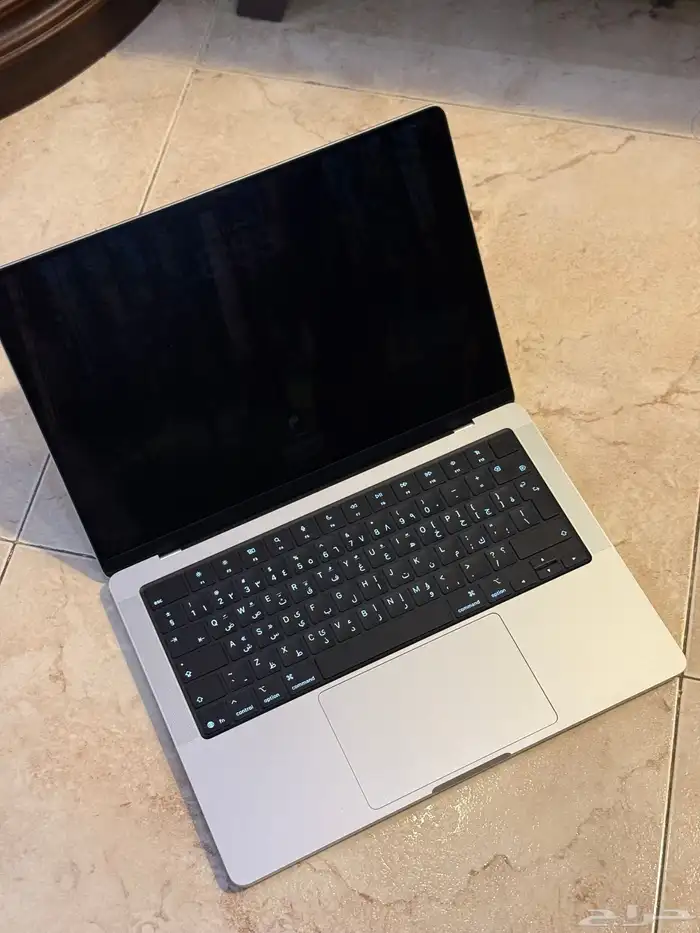 MacBook 14 M5 nano 1