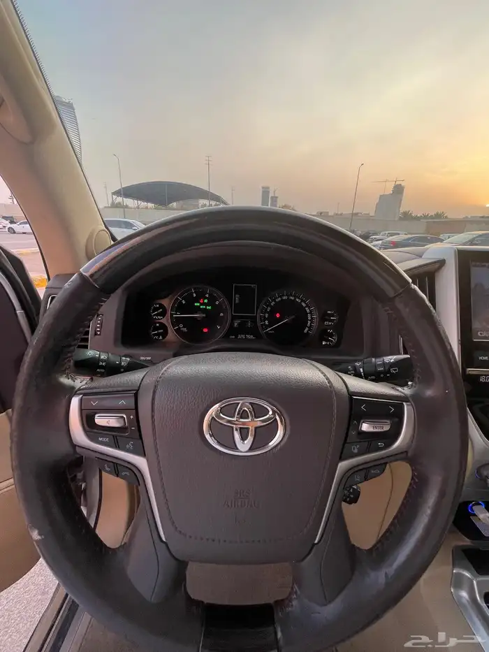 لاندكروزر VXR كويتي فل كامل 2016 7