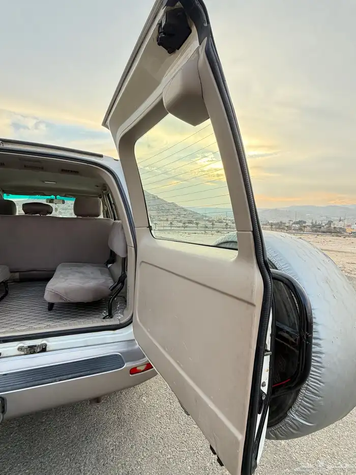 لاندكروزر صالون GXR 2000 10