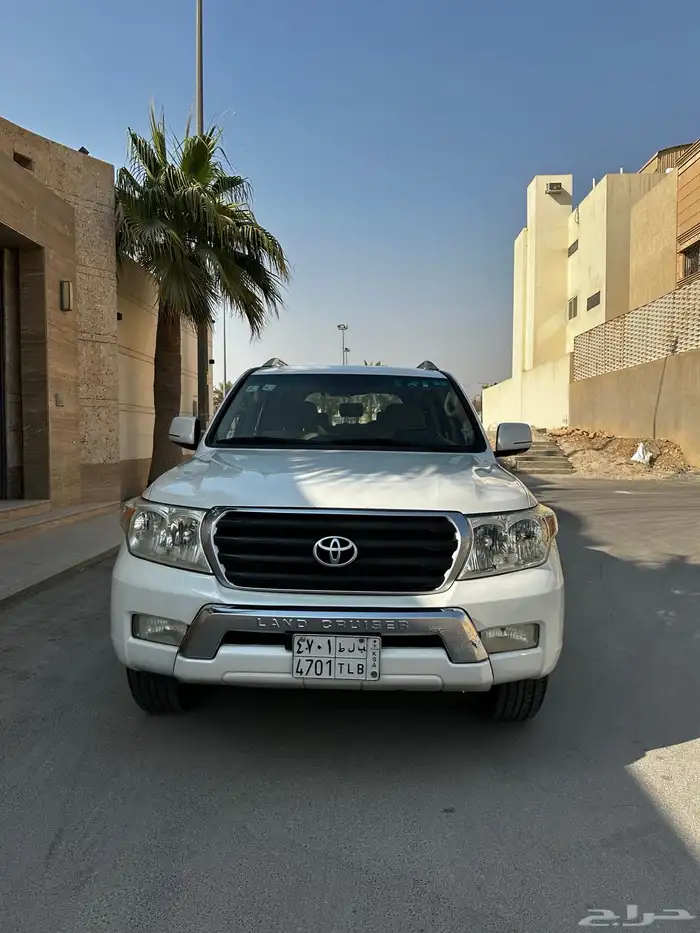 جيب لاندكروزر GXR موديل 2011 60 عام 1