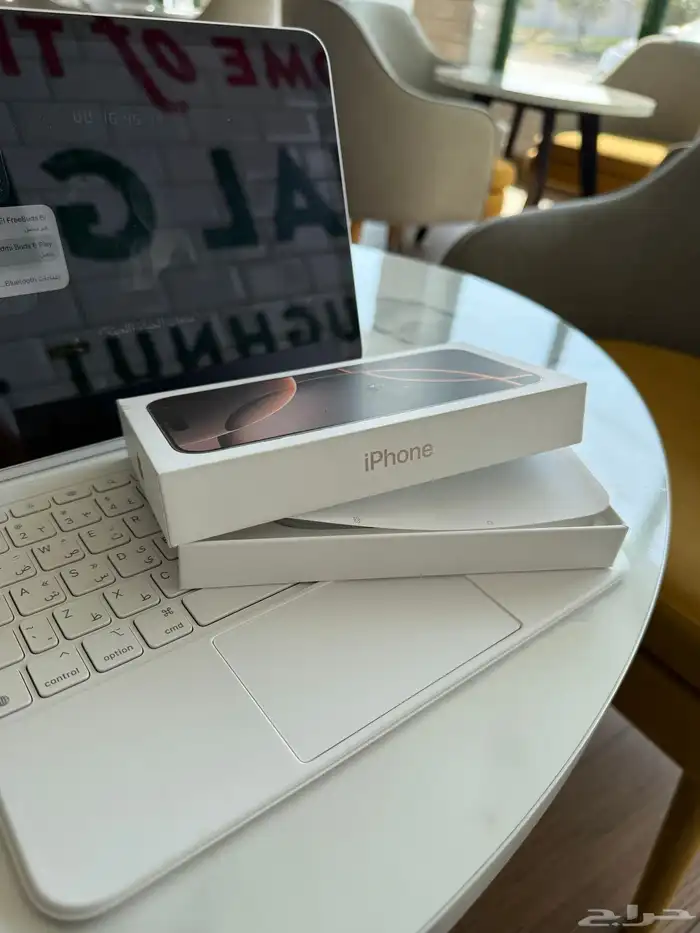 ايفون 16 برو ماكس ذهبي 5