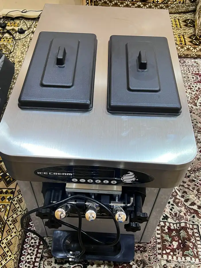 للبيع آلة صنع الايسكريم 1