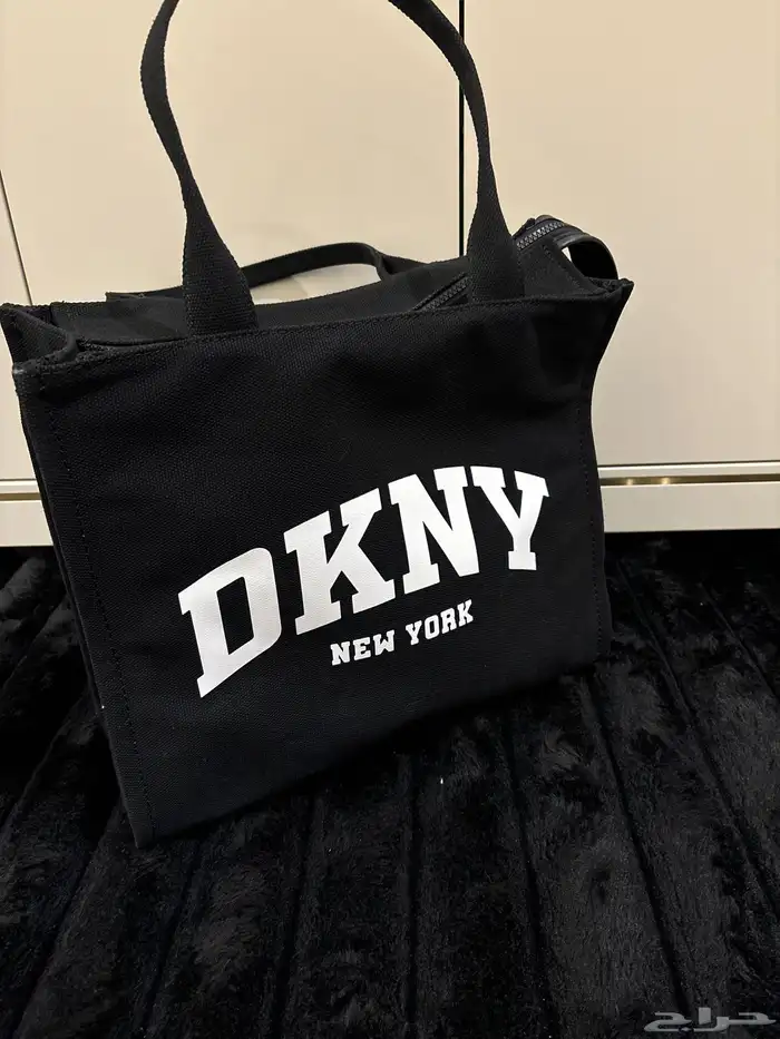 شنطة DKNY اصلية حجم كبير جديدة 0