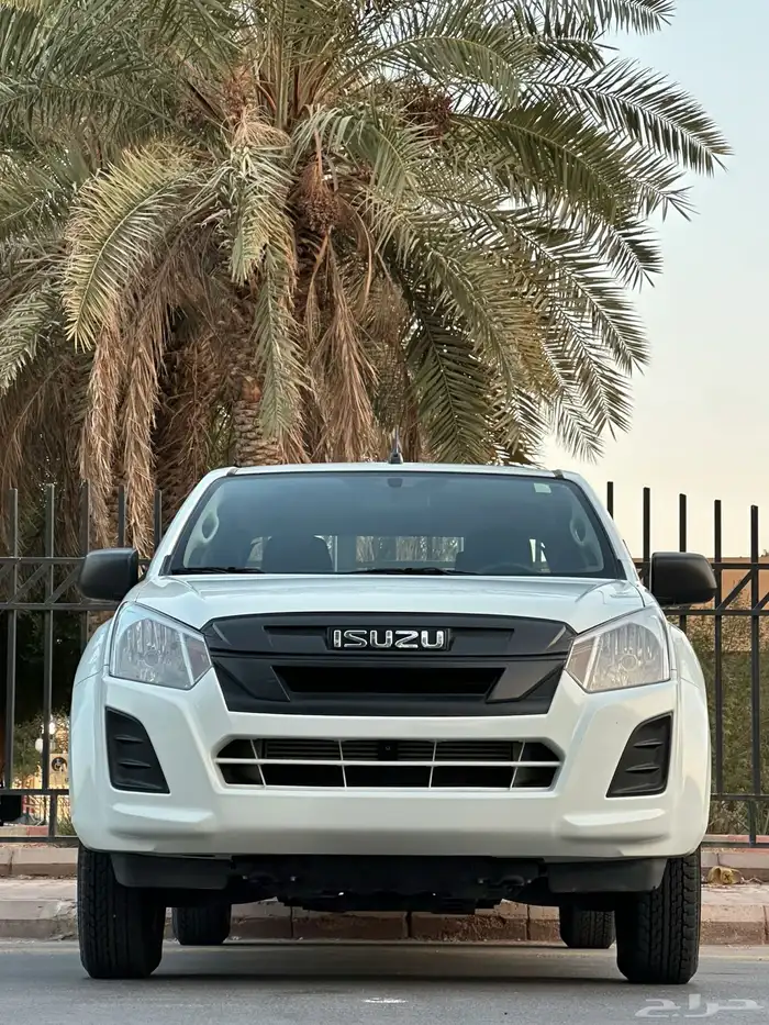 ايسوزو بكب غمارتين موديل 2024 سعودي قير عادي شامل الضريبة 16