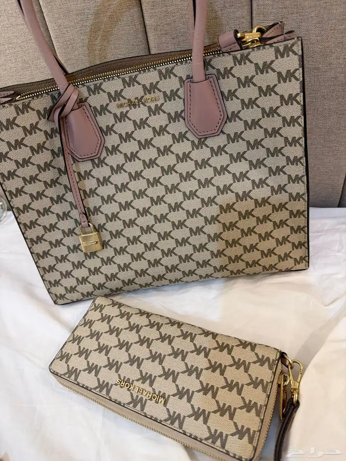 شنطة مايكل كروس وردي وبيج 0