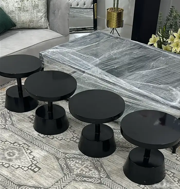 طاوله كبيره جديده لمه تستعمل   3طاولات خدمه 0