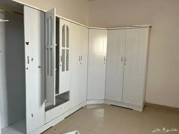 دولاب نص زاوية 1